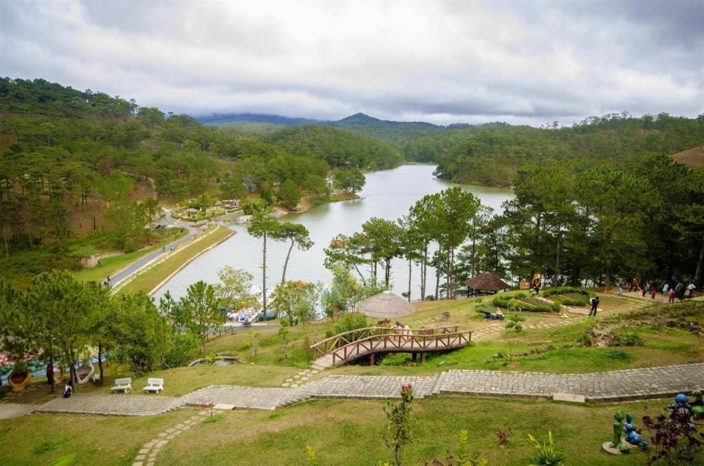 ホテル Hodota The Blessed Virgin Dalat エクステリア 写真